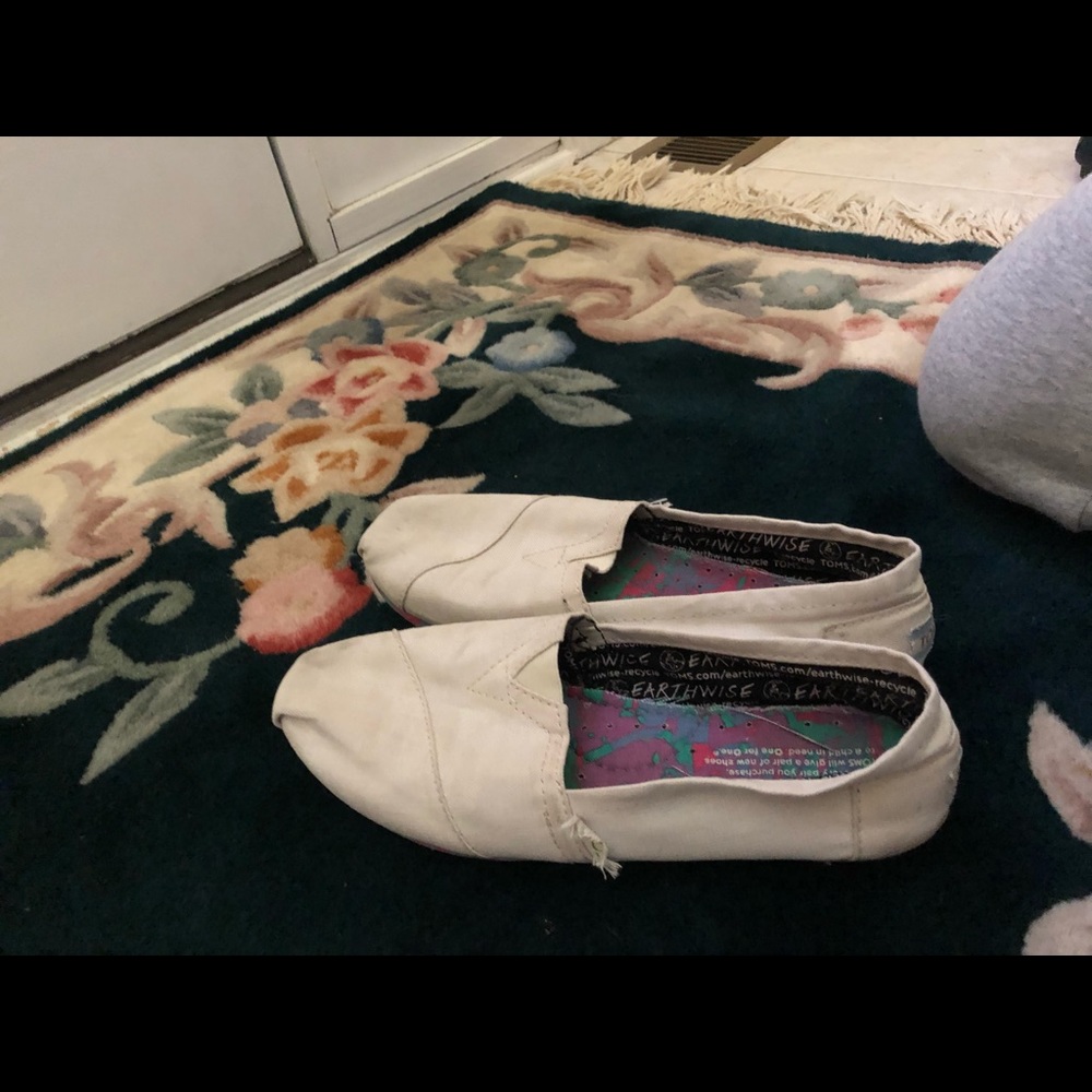 TOMS - Picture 4 of 6